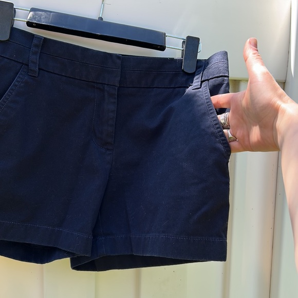 Navy Blue J.Crew 4” Stretch Chino Shorts in size 0 - Picture 3 of 4